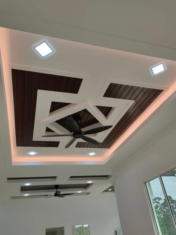Siling plaster kayu dengan kipas